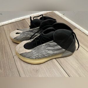 Adidas Yeezy QNTM “Lifestyle Model”